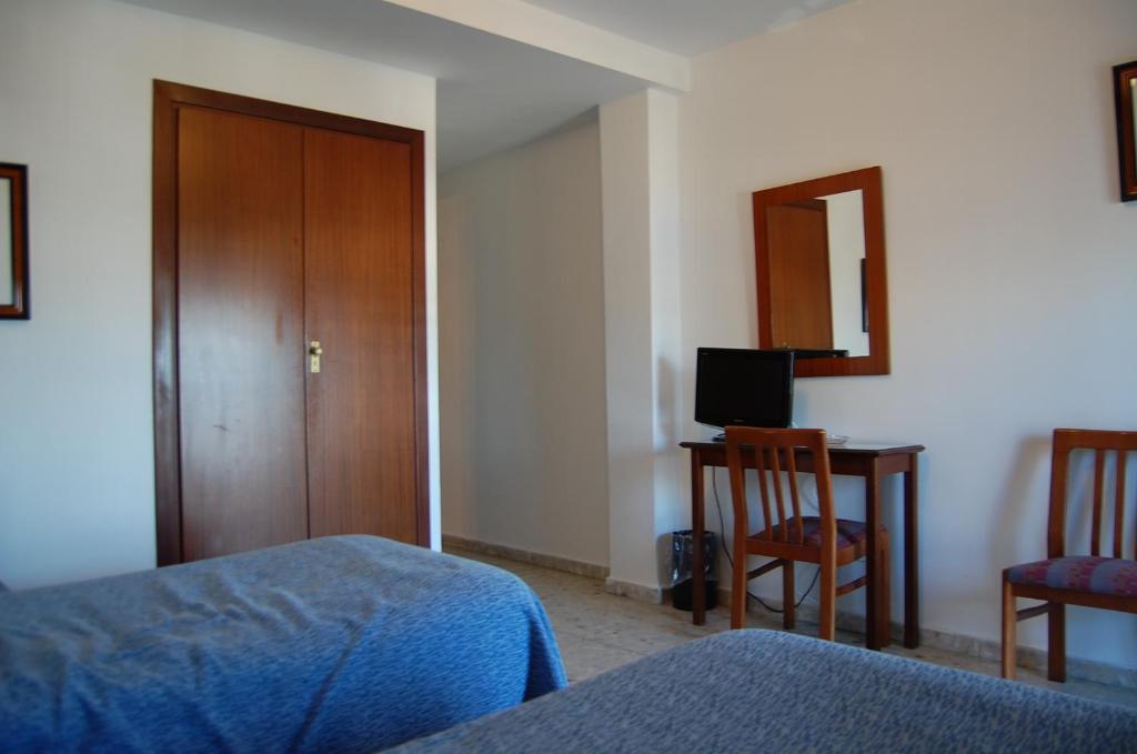 Hotel Marina Victoria Αλγεθίρας Δωμάτιο φωτογραφία