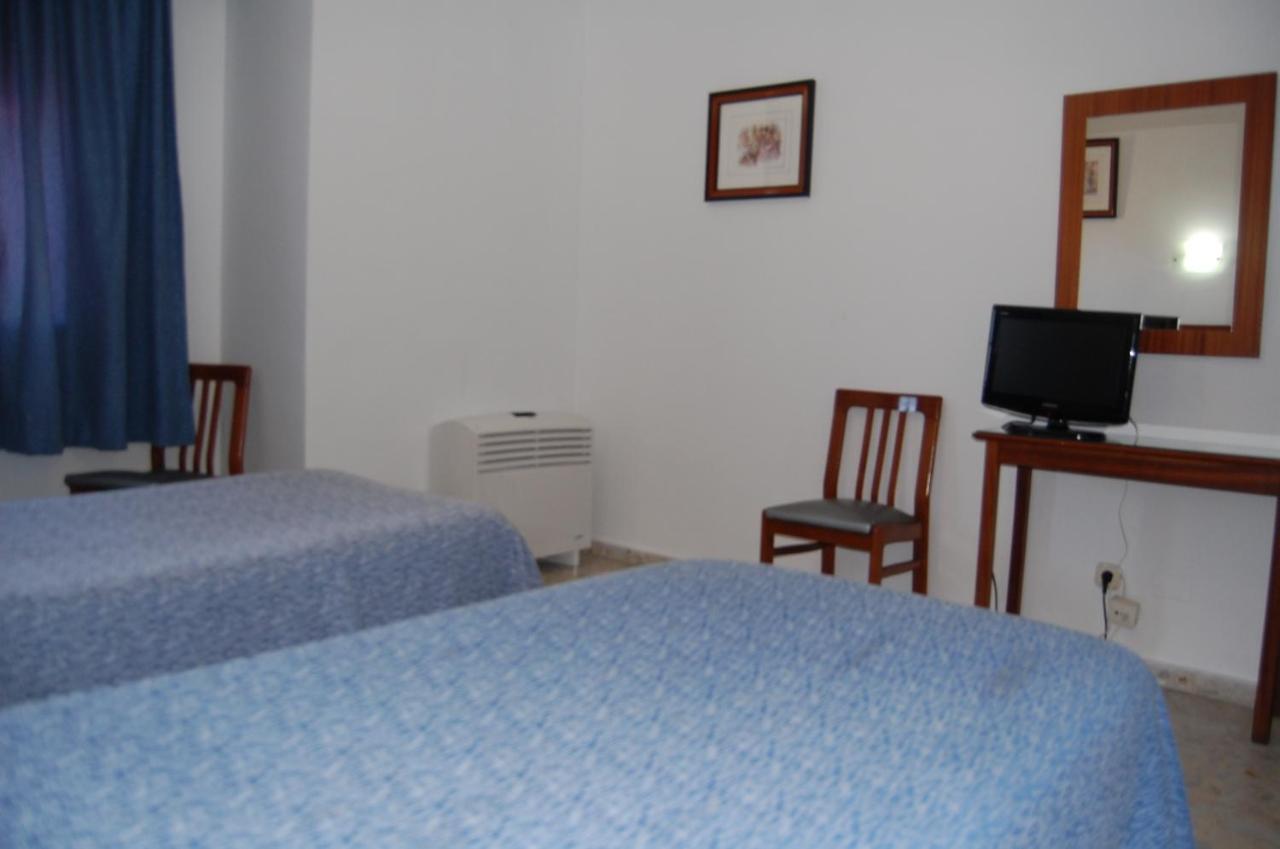 Hotel Marina Victoria Αλγεθίρας Δωμάτιο φωτογραφία